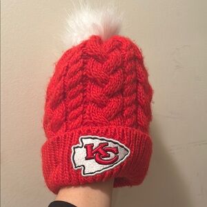 NEW ERA KANSAS CITY CHIEFS NFL WOMENS FAUX FUR POM BEANIE